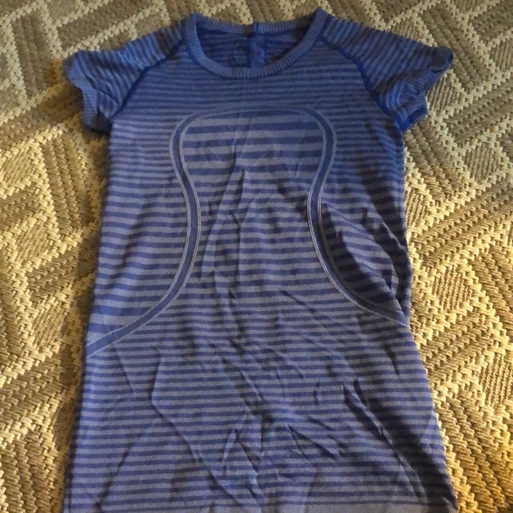 LuLulemon shirt
